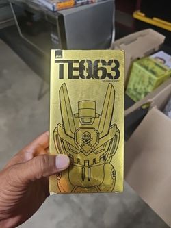TEQ63 The Endgame Quest Gold Figure