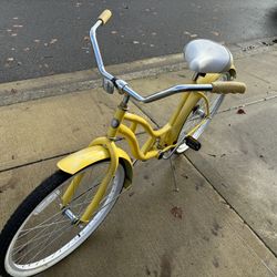 Schwinn Beach Cruiser Yellow 