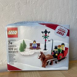 2012 LEGO Limited Edition Holiday Sleigh Ride Set #(contact info removed) 109PCS