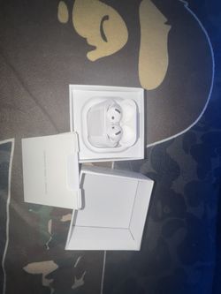 Apple Gen 4 AirPods ANC