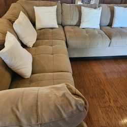 RoomsToGo Sectional Couch 