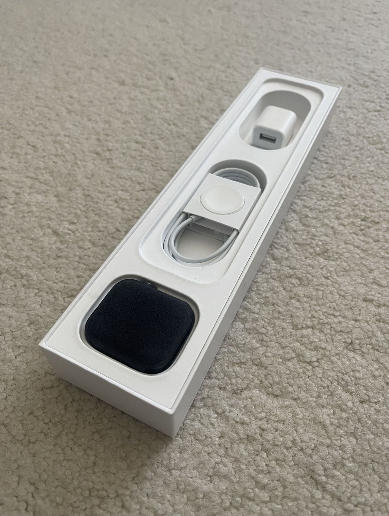 Apple Watch Series 5 - 44mm Aluminum 