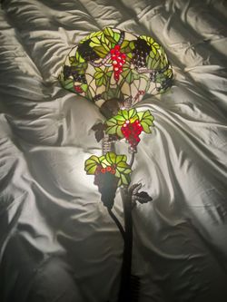 Grape design wall lamp