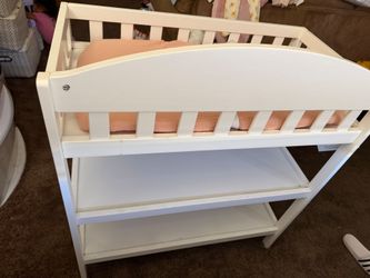 Baby's changing table, Swing