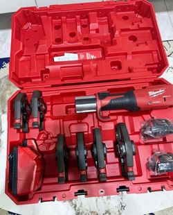 New Milwaukee 2922-22 M18™️ FORCE LOGIC™️ Press Tool