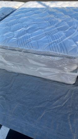 Brand New King Size Pilllowtop Mattress and box Spring free delivery