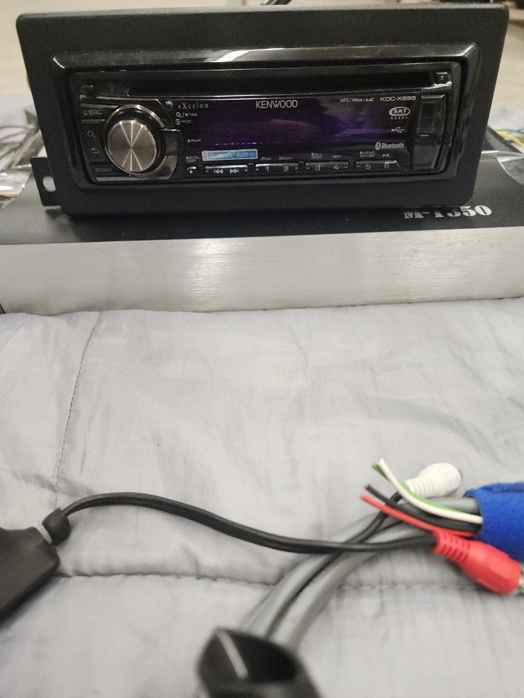 Kenwood car stereo complete with sub-woofer system - $325 (Lynnwood