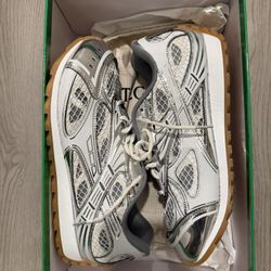 Men’s Bottega Veneta Orbit Size 12 