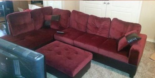MAROON SECTIONAL SOFA WITH STORAGE OTTOMAN BRAND NEW