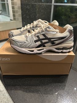 Asics GEL-KAYANO 14 Silver, Cream, Black Men's US size 8