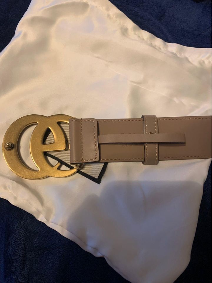 Womens Gucci Belt Brass Double G Dusty Pink Leather Gucci Belt Authentic  for Sale in Thornwood, NY - OfferUp