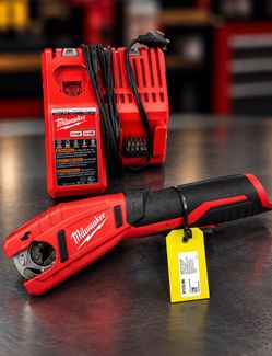 Milwaukee M12 Cordless Pipe cutter C12 PC
