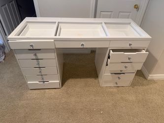 Vanity dresser