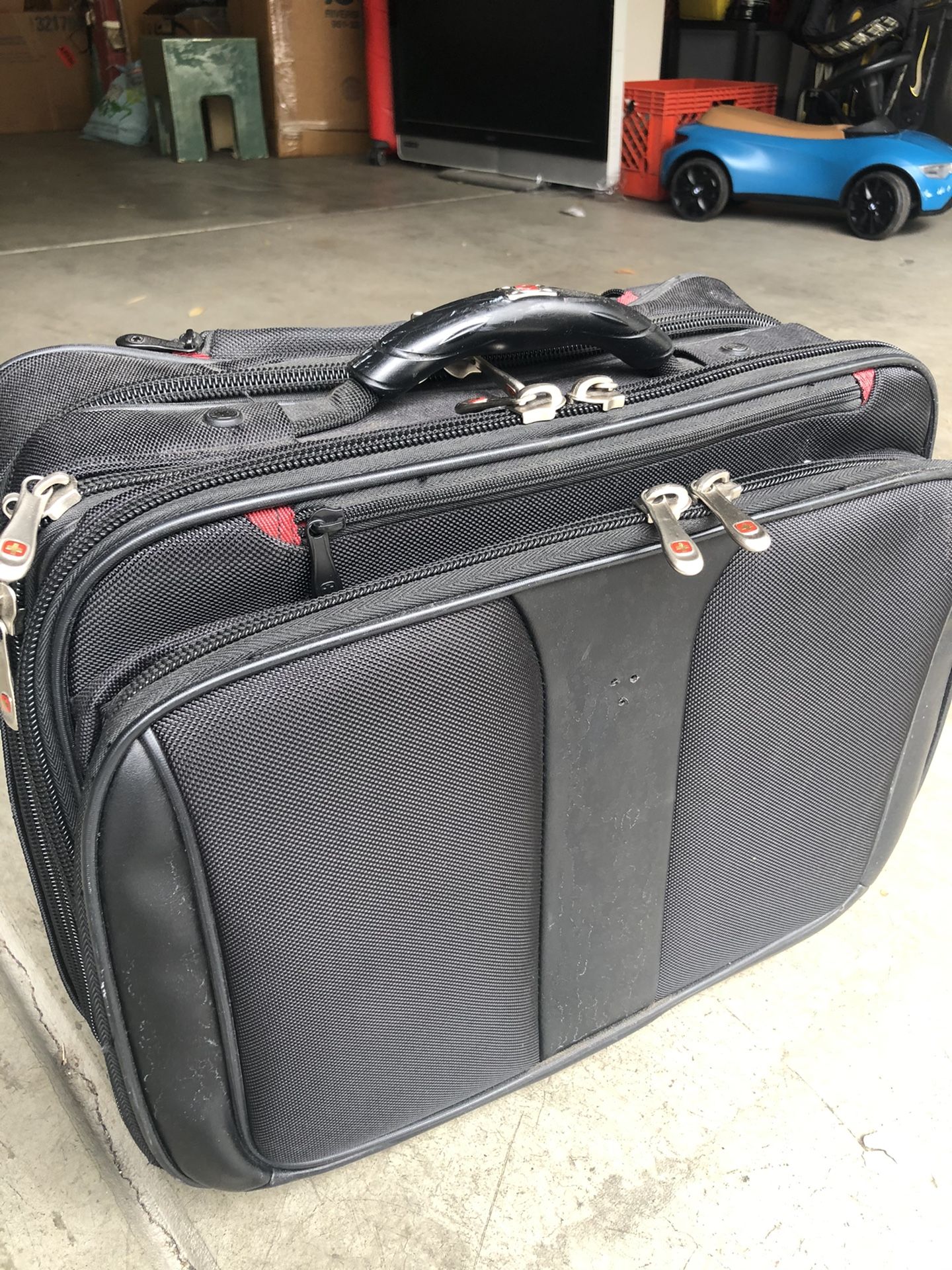 Wenger Swiss Army Luggage Wheeled Bag