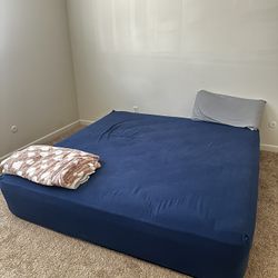 KING SIZE DREAMCLOUD MATTRESS 
