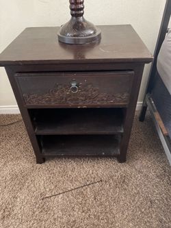 2 nightstands
