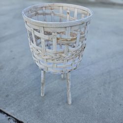 WICKER PLANT STAND 