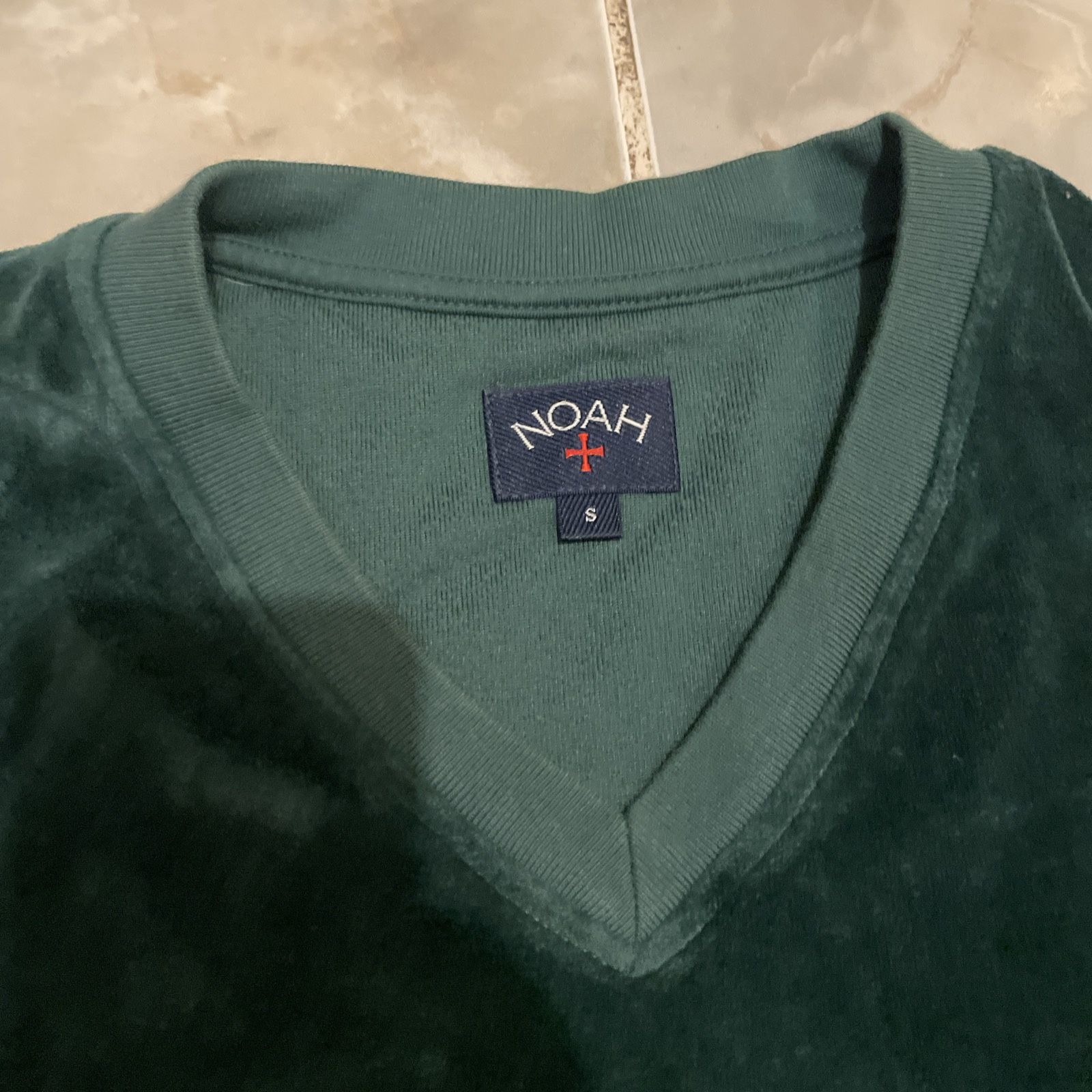 Noah NYC V-Neck Velour Sweater Vest Green Mens Size Small