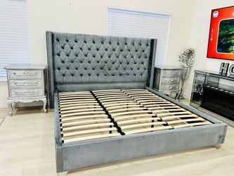 King bed frame + 2 nightstands