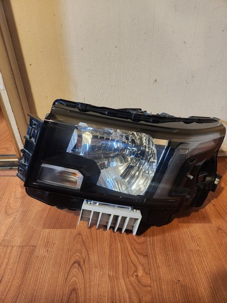 2023 nissan Frontier Lh Headlight