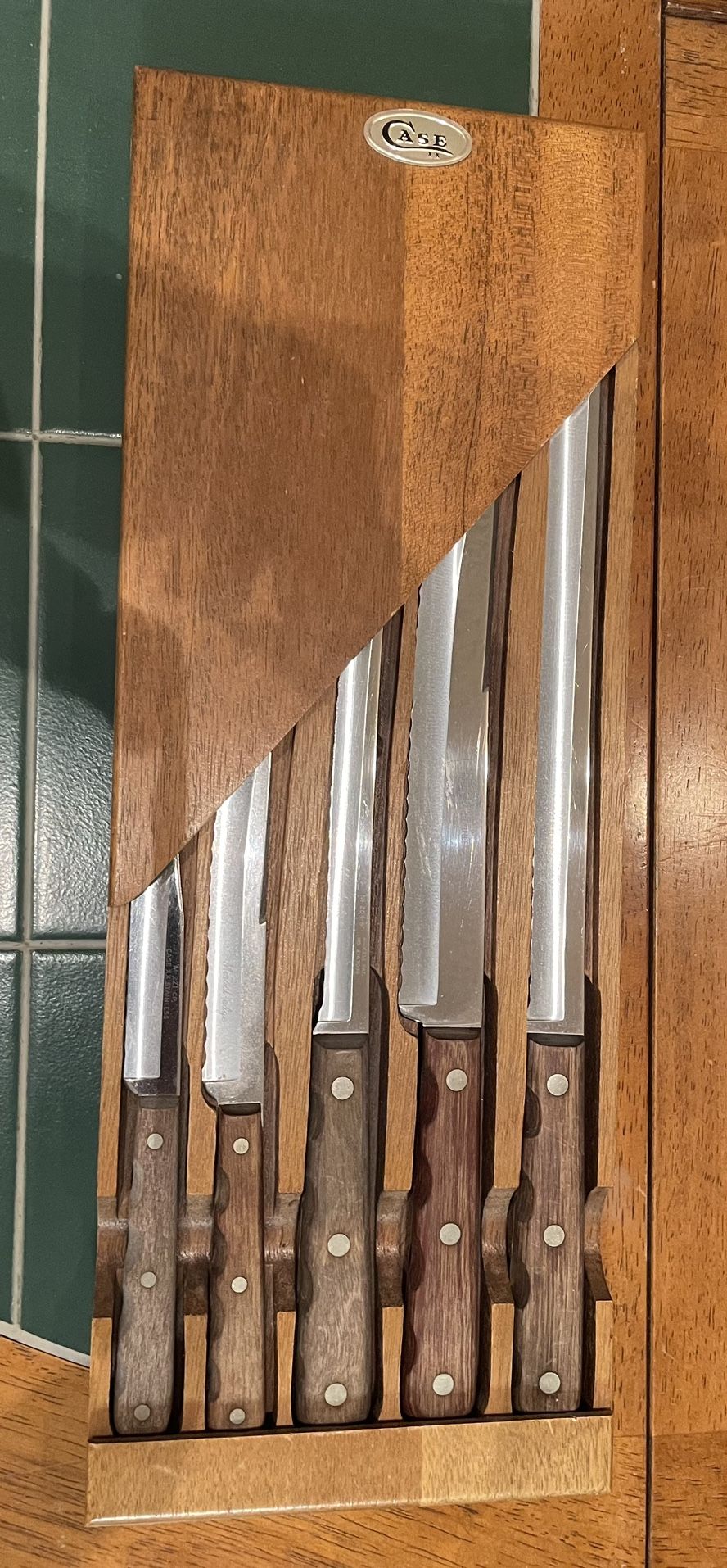 Case XX Miracle Edge Stainless Steel Wood Handled Kitchen Knives, Set of 5 in Wood Case in Great Condition