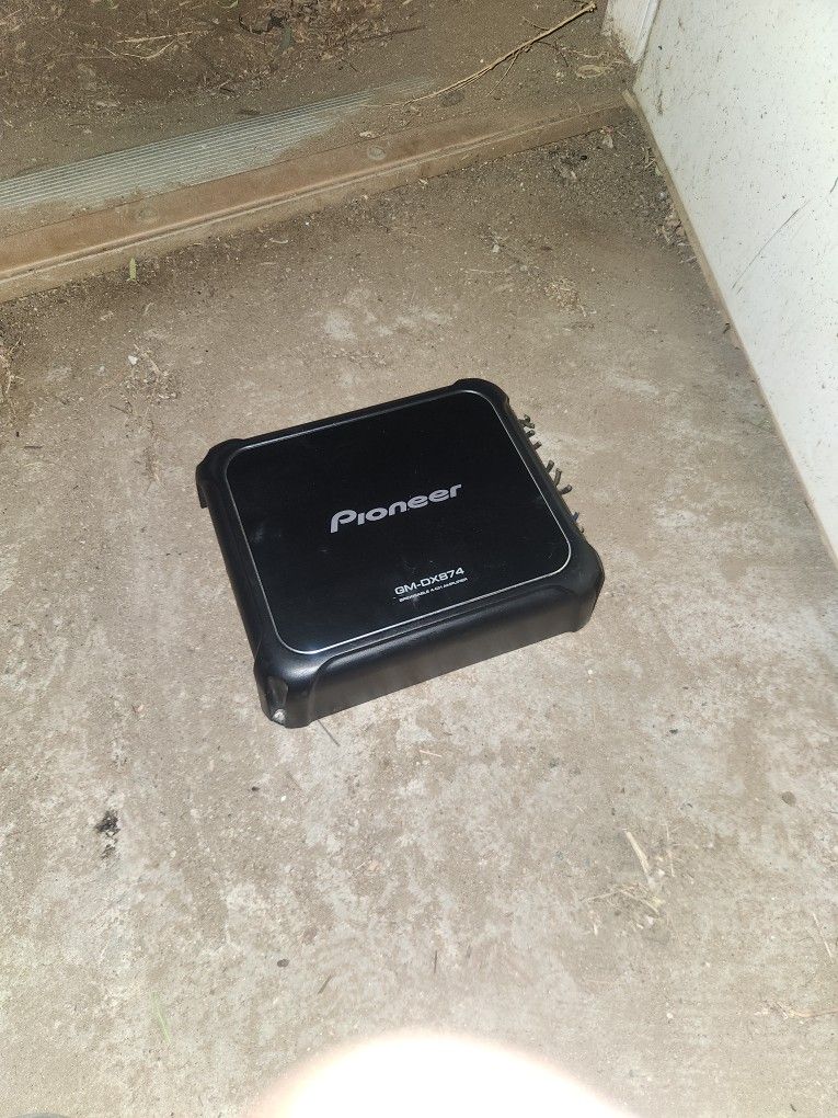 Pioneer GM-DX874 (4 channel Amp)
