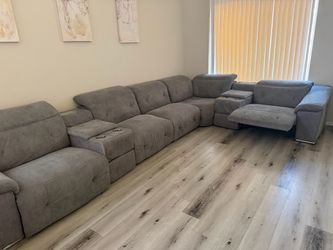 🛋️ Large Gray Reclining Sectional – USB Outlets, Cup Holders & Storage OBO $700