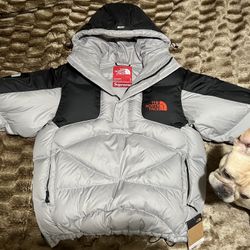 Supreme The North Face 800-Fill Half-Zip Hooded Pullover for Sale in Desert  Hot Springs, CA - OfferUp