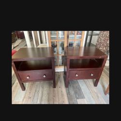 2 Soild Wood end Tables W/Draws Good Quality