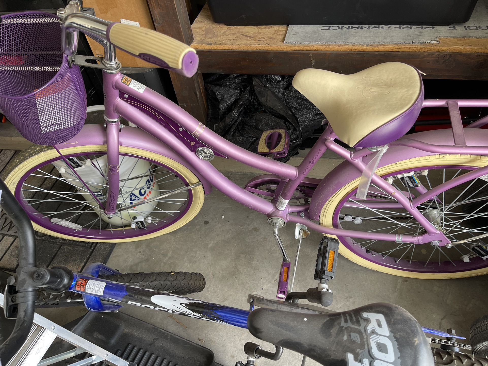 Huffy pink cruiser Bike 