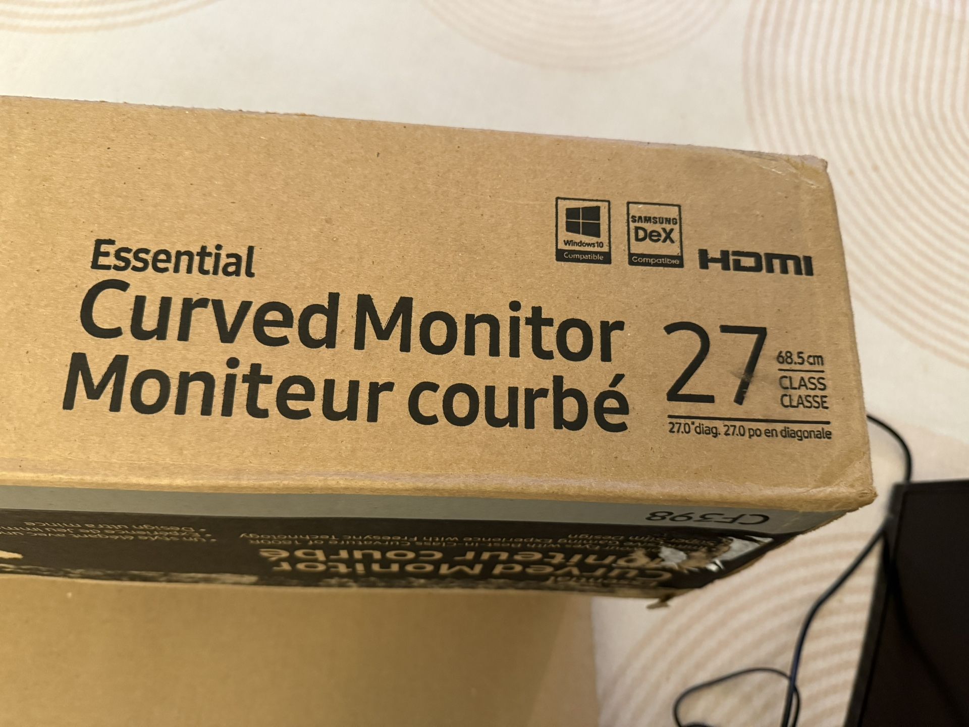Curved Monitor