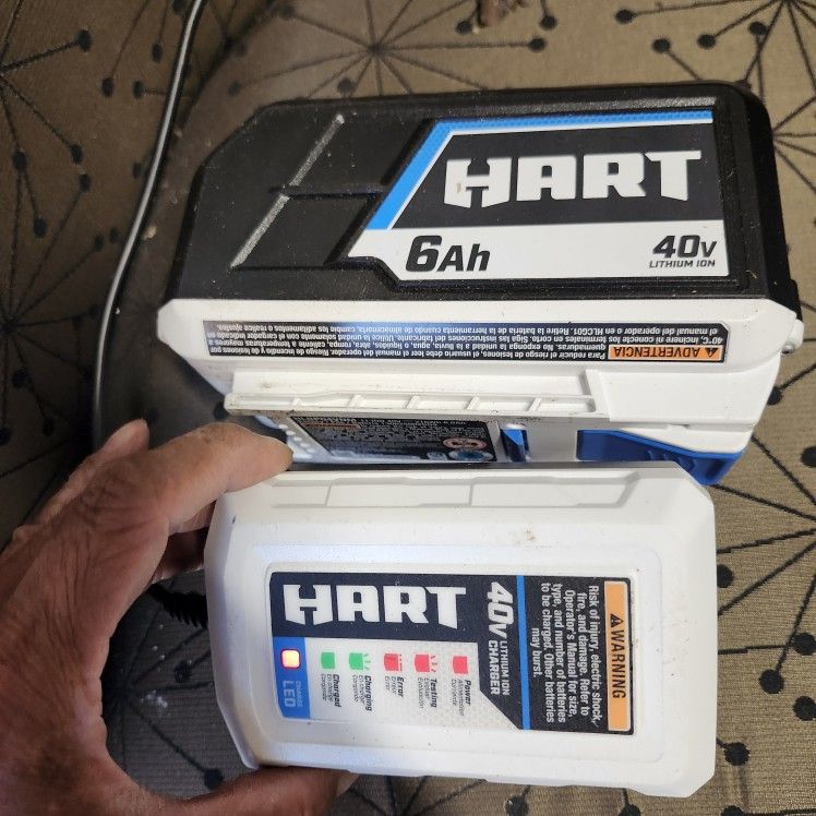 Hart Tools
6.0Ah 40V Battery - Extended Runtime Power complete with charger