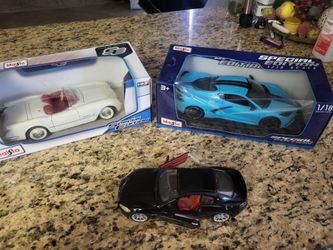 Maisto Special Edition 1/18 Die-Cast Car Set of 3