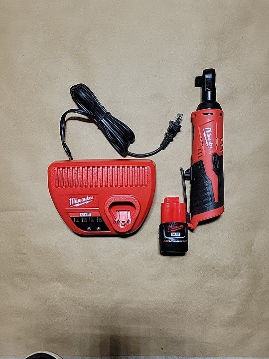 Milwaukee M12 Cordless 3/8" Ratchet, 2457-20 Kit Charger & 2.0 AH Battery