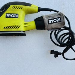 Ryobi CFS1503G  5-1/2 in. Corner Cat Finish Sander