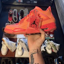 Jordan 4 Hot Punch
