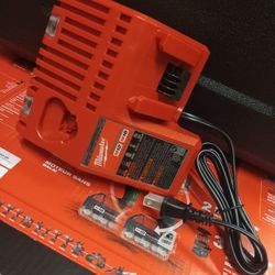 MILWAUKEE M18 CHARGER