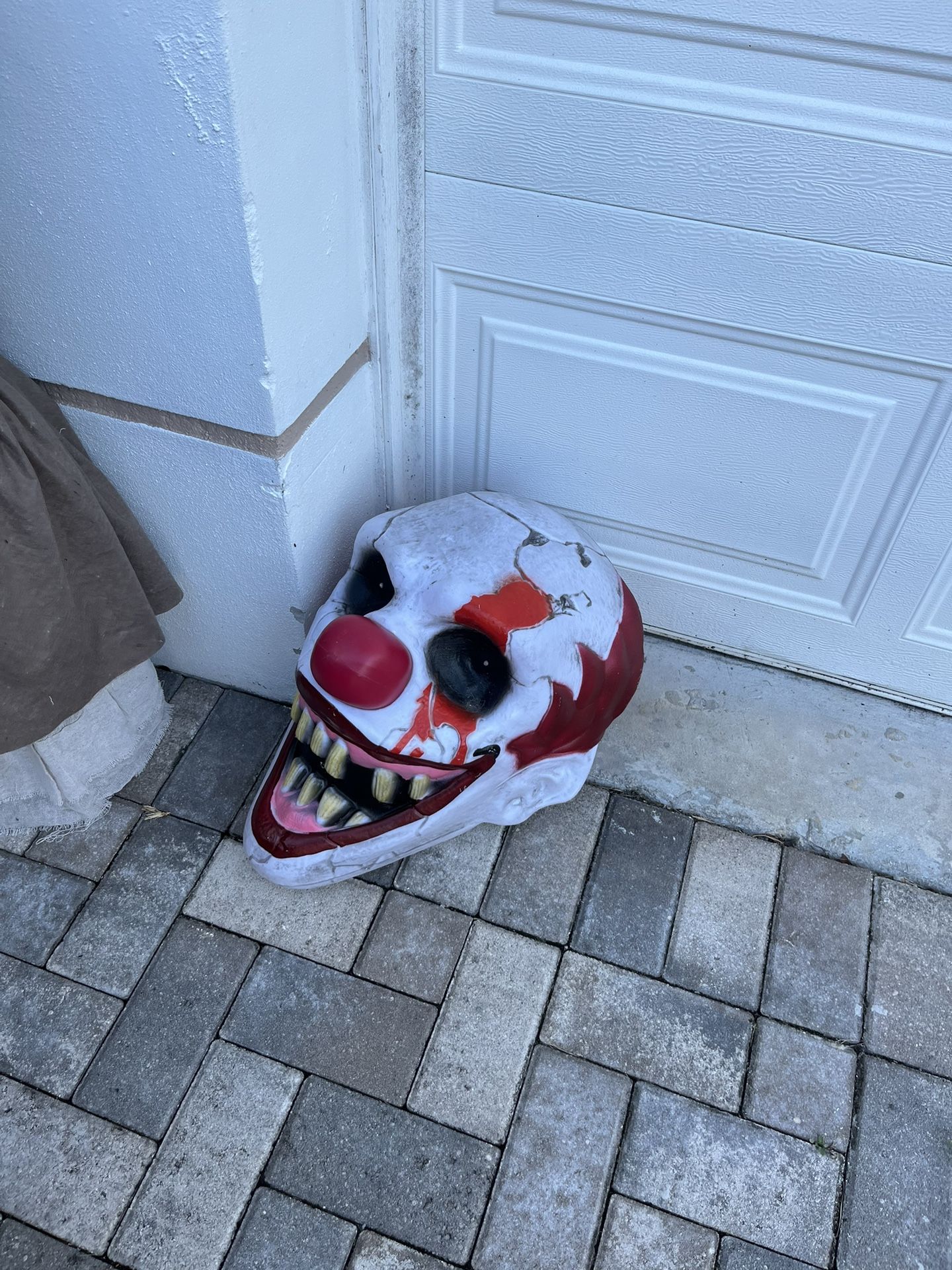 SEE DESCRIPTION FOR PRICES—Outdoor Halloween Decorations