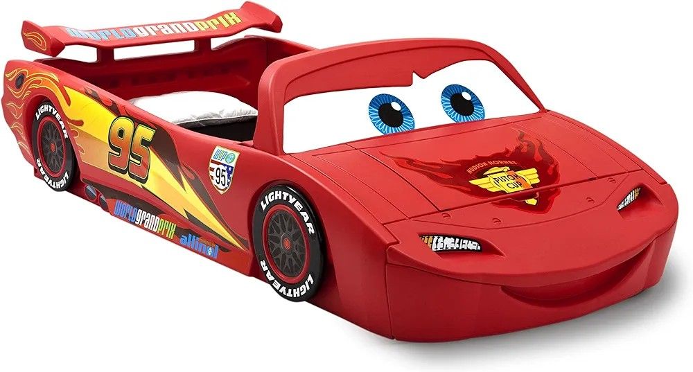 Delta Children Disney/Pixar Cars Lightning McQueen Toddler-To-Twin Bed with Toy Box