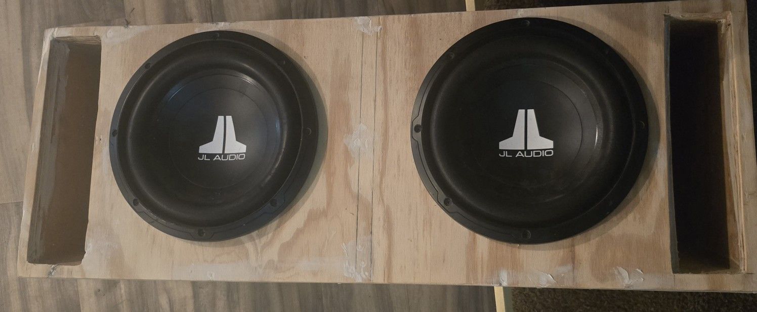 Jl Audio 10s With Custom Box And Amp