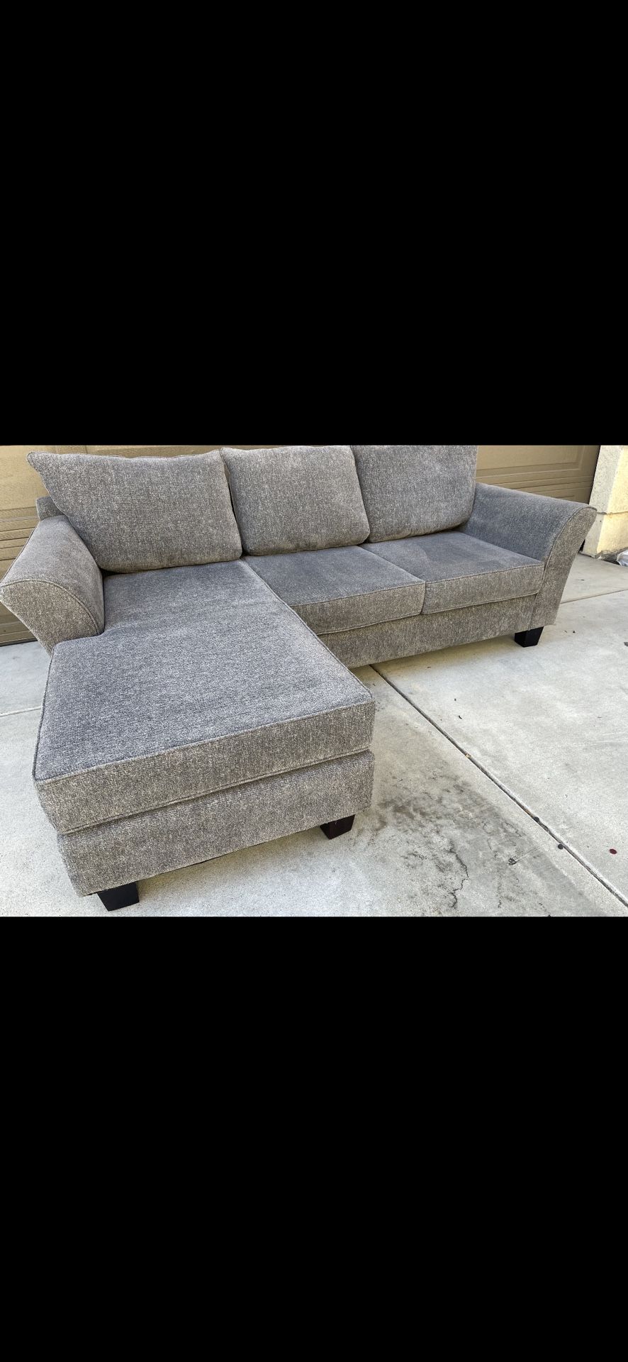 Sectional couch, excellent condition, no shame, pet free, super comfy, and like new