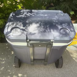 Coleman 316 Series 84 Can Wheeled Cooler 