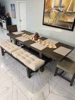 Beautiful Crate And Barrel  Dinning table From CITY FURNITURE