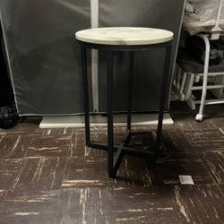 Round End Table 