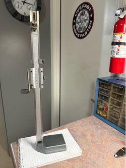 YUASA 12” Height Stand, Inch & Metric Grad, Pre-owned in good condition.