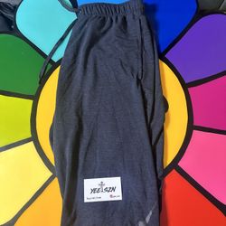 Nike 3/4 shorts dri fit size large lightly used 