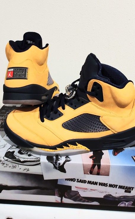 Air Jordan 5 Retro SP “Michigan” – Men’s Size 13 – Great Condition