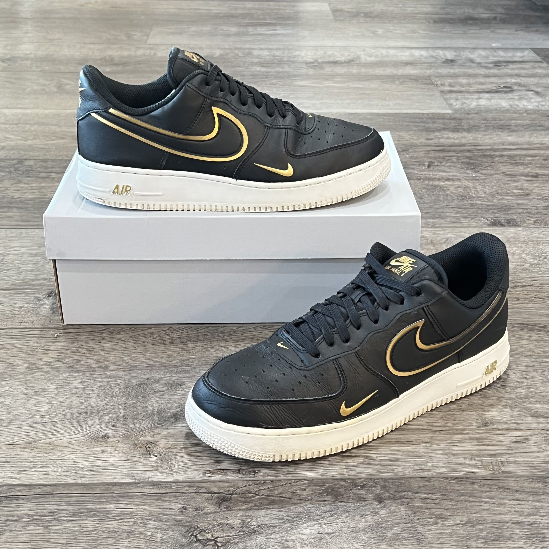 Retail $200: Nike Air Force 1 '07 LV8 'Metallic Double Swoosh Pack Black'  in Men’s Size 10 for Sale in Glendale, AZ - OfferUp