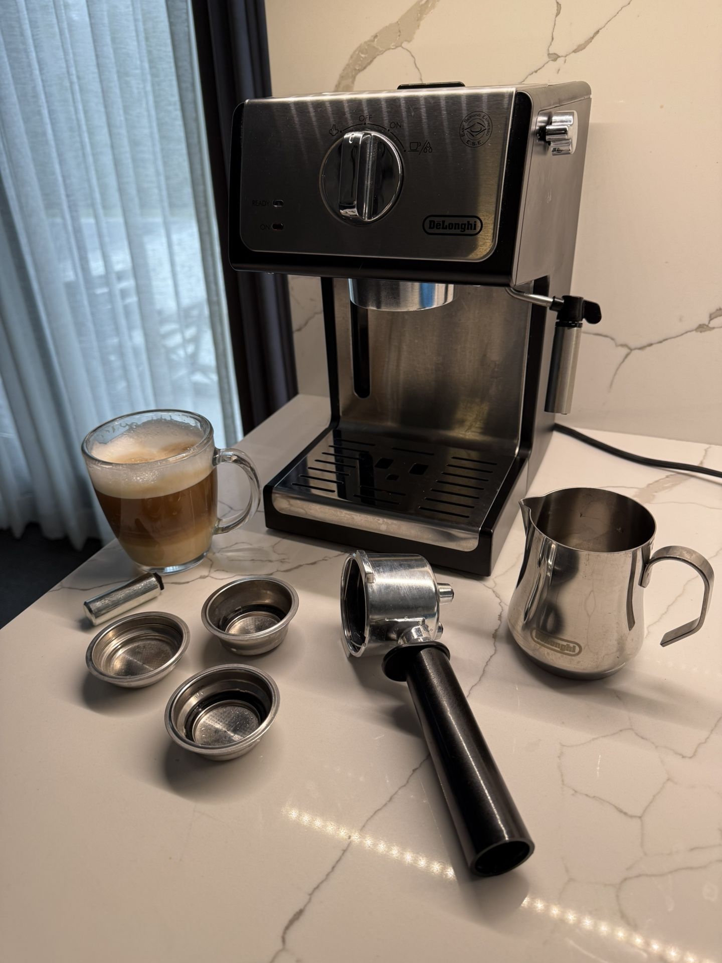 De'longhi Espresso And Capuchino Coffee Machine