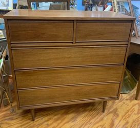Mid Century Modern Pencil Leg Chest of Drawers Dresser